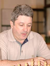 Yuri Yakovich leads after six rounds